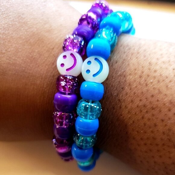 Glitter Kandi Friendship Bracelet Set with Glow in Dark Smiley Face - Picture 3 of 5
